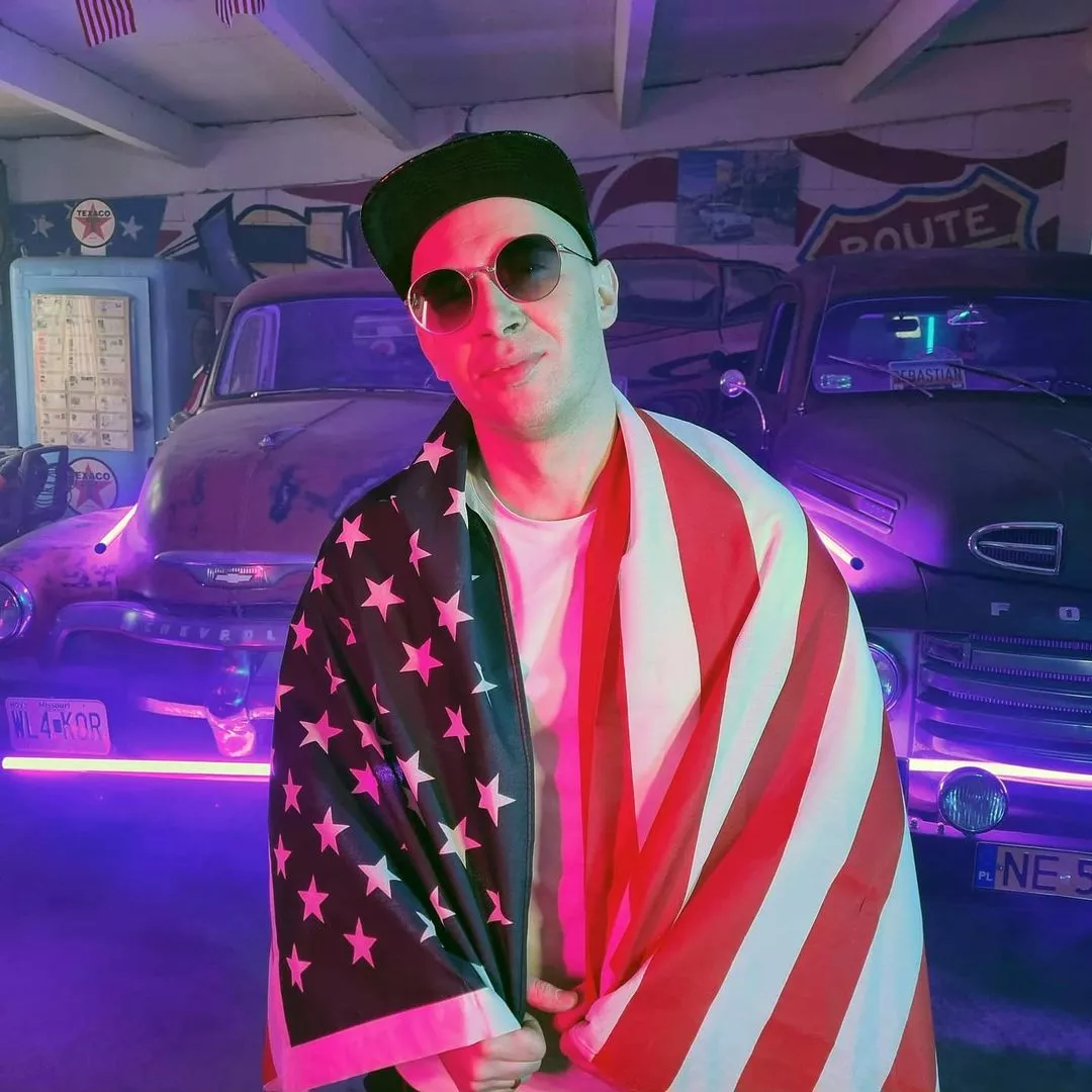 Szykuje się petarda muzyczna! Gwiazdor disco polo z akcentem amerykańskim?!